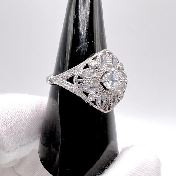 .925 Sterling Silver Vintage Inspired Cz Ring - Picture 10 of 17